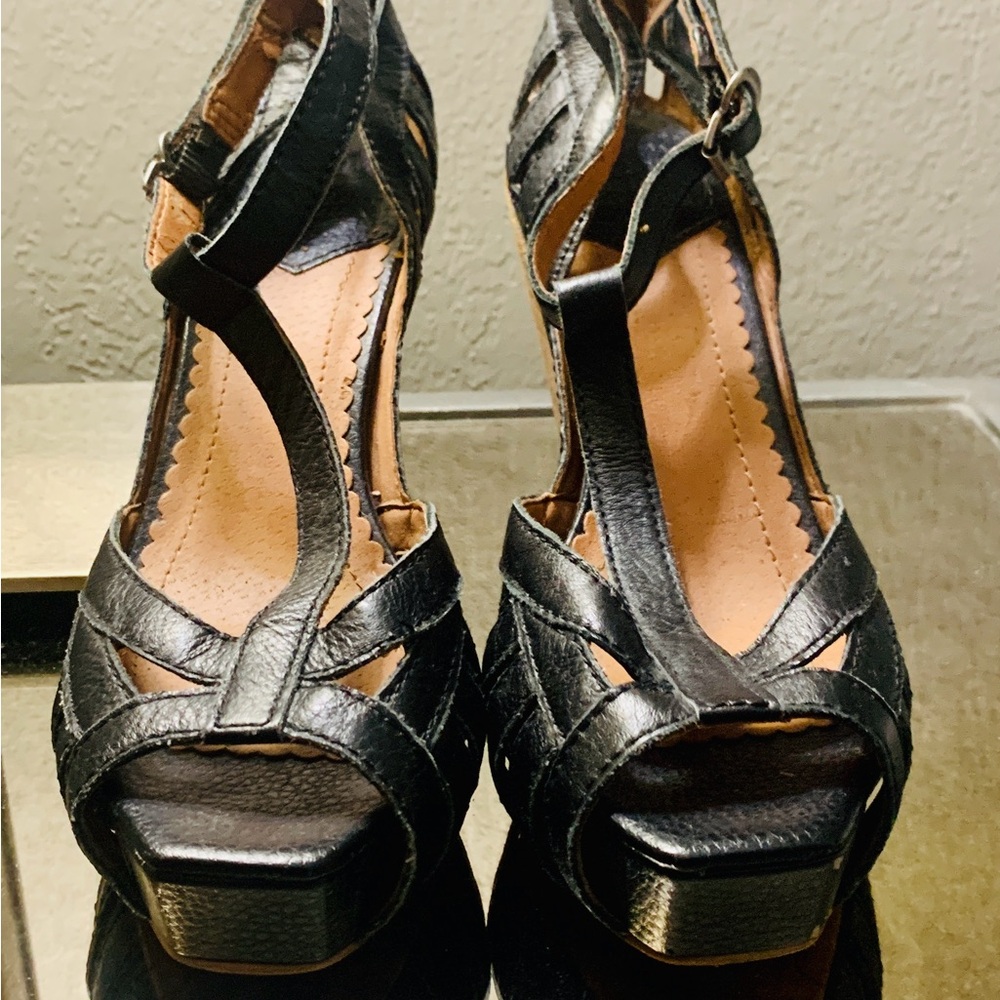 Black Women’s T-Strap Platform Sandals